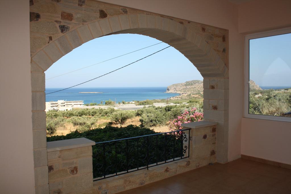 Romantica Apartments Фаласарна Экстерьер фото