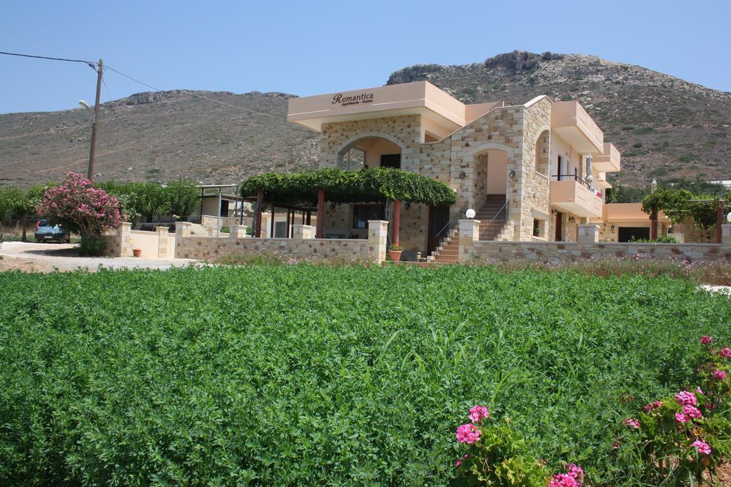 Romantica Apartments Фаласарна Экстерьер фото