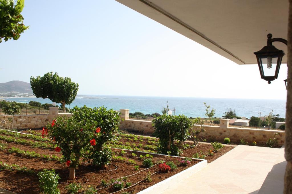 Romantica Apartments Фаласарна Экстерьер фото