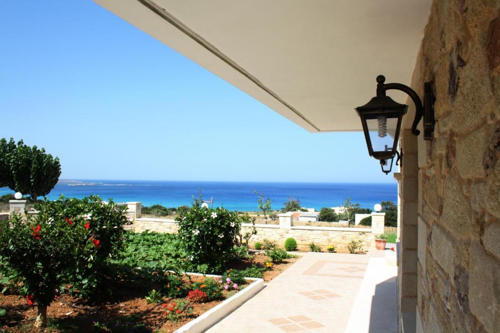 Romantica Apartments Фаласарна Экстерьер фото
