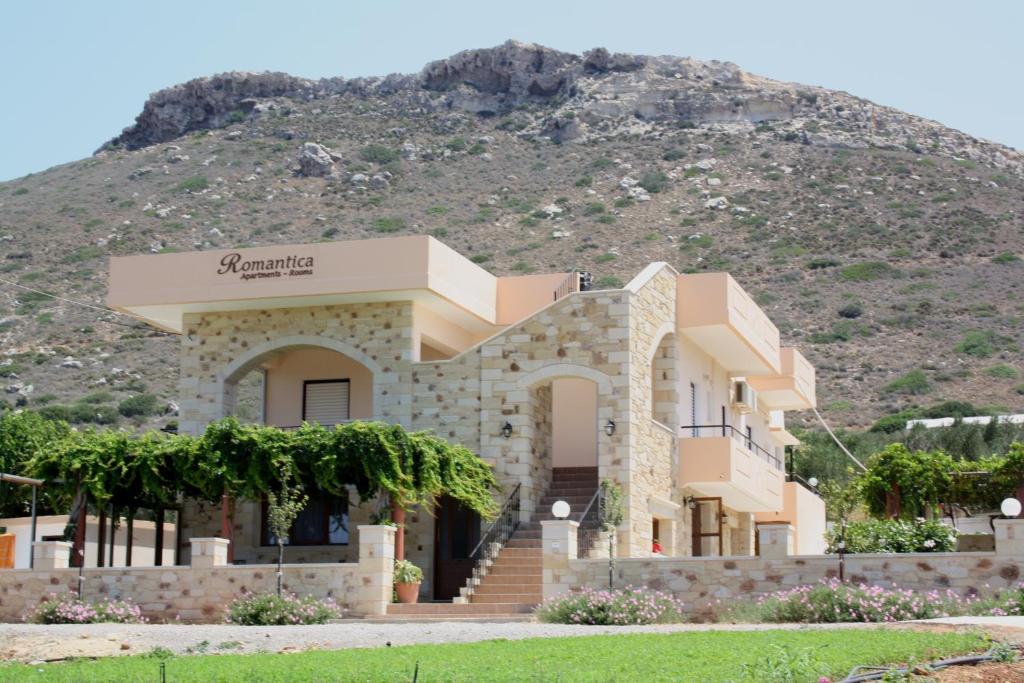 Romantica Apartments Фаласарна Экстерьер фото