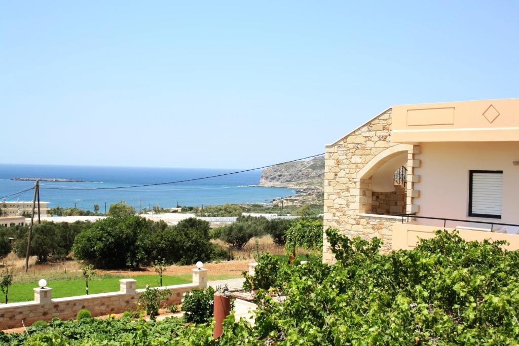 Romantica Apartments Фаласарна Экстерьер фото